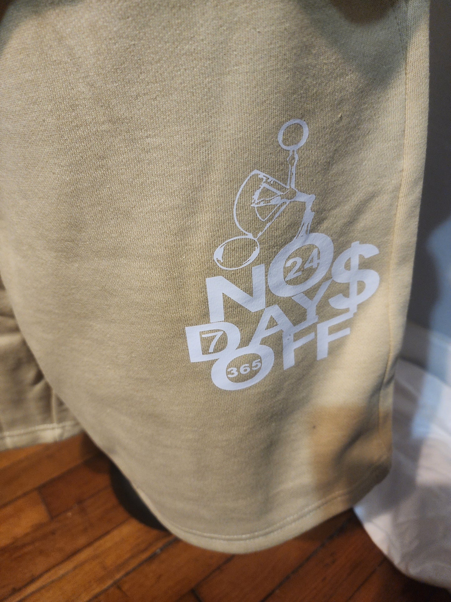 D.S.H. Label 'NO Days off' Fit